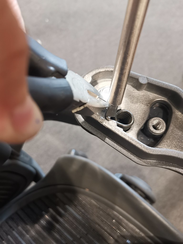 Aeron Chair Arm Spring 4